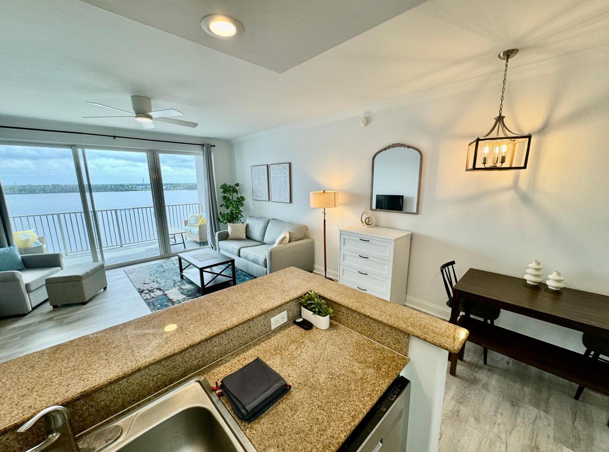 Balcony King Suite - Lake & Pool View Orlando Exteriör bild