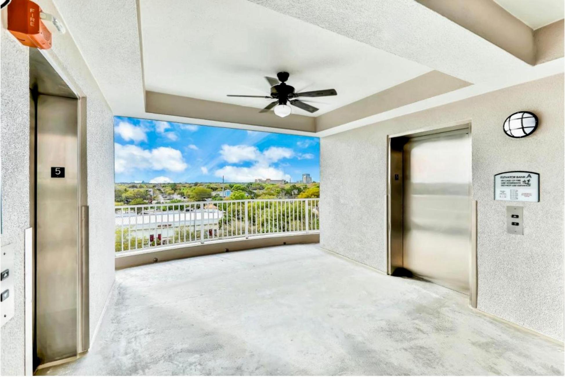 Balcony King Suite - Lake & Pool View Orlando Exteriör bild